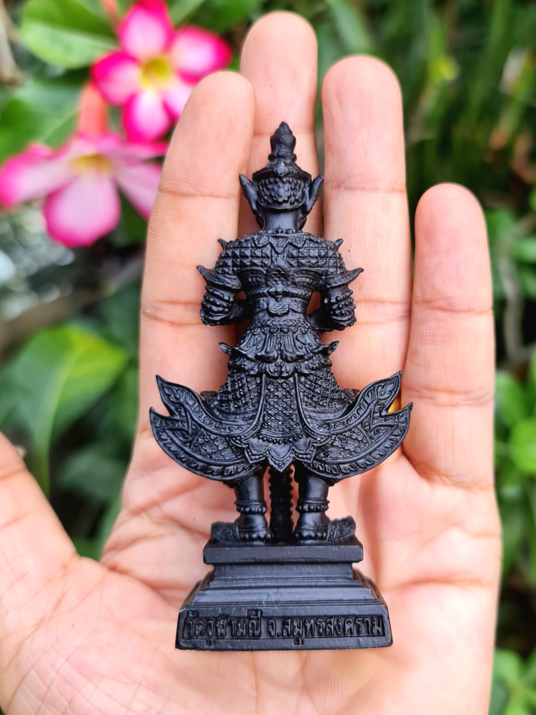 ท้าวเวสสุวรรณ ปี63 สูง4นิ้ว เนื้อชนวนรมดำ รุ่นลาภผลพูนทวี หลวงพ่ออิฏฐ์ วัดจุฬามณี จ.สมุทรสงคราม