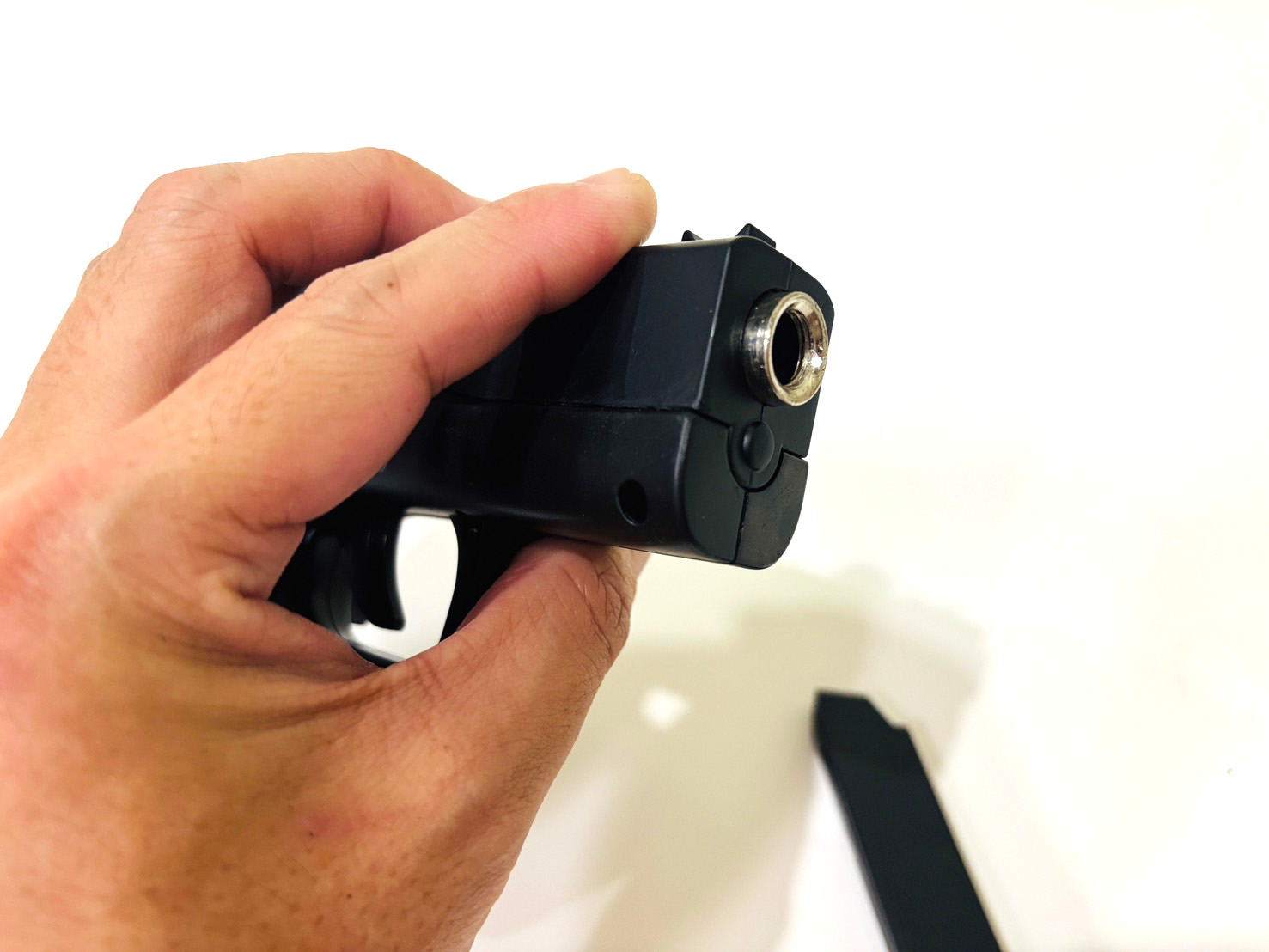 ปืนอัดลมสั้น รุ่น Glock43 ระบบชักยิงทีละนัด