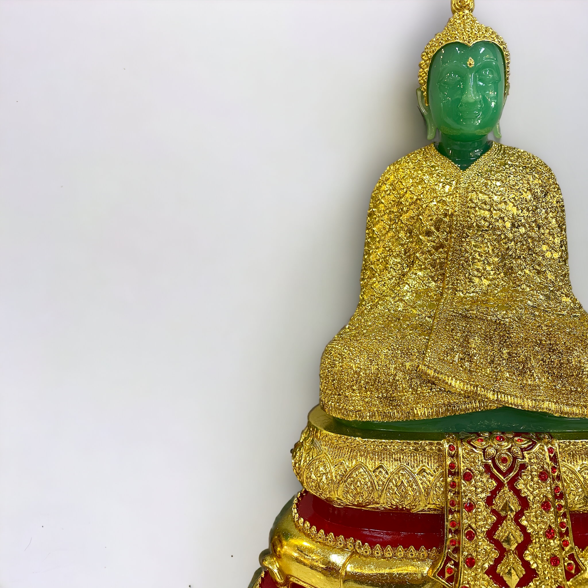 พระแก้วมรกต 9 นิ้ว ฤดูหนาว สีเขียวหยก