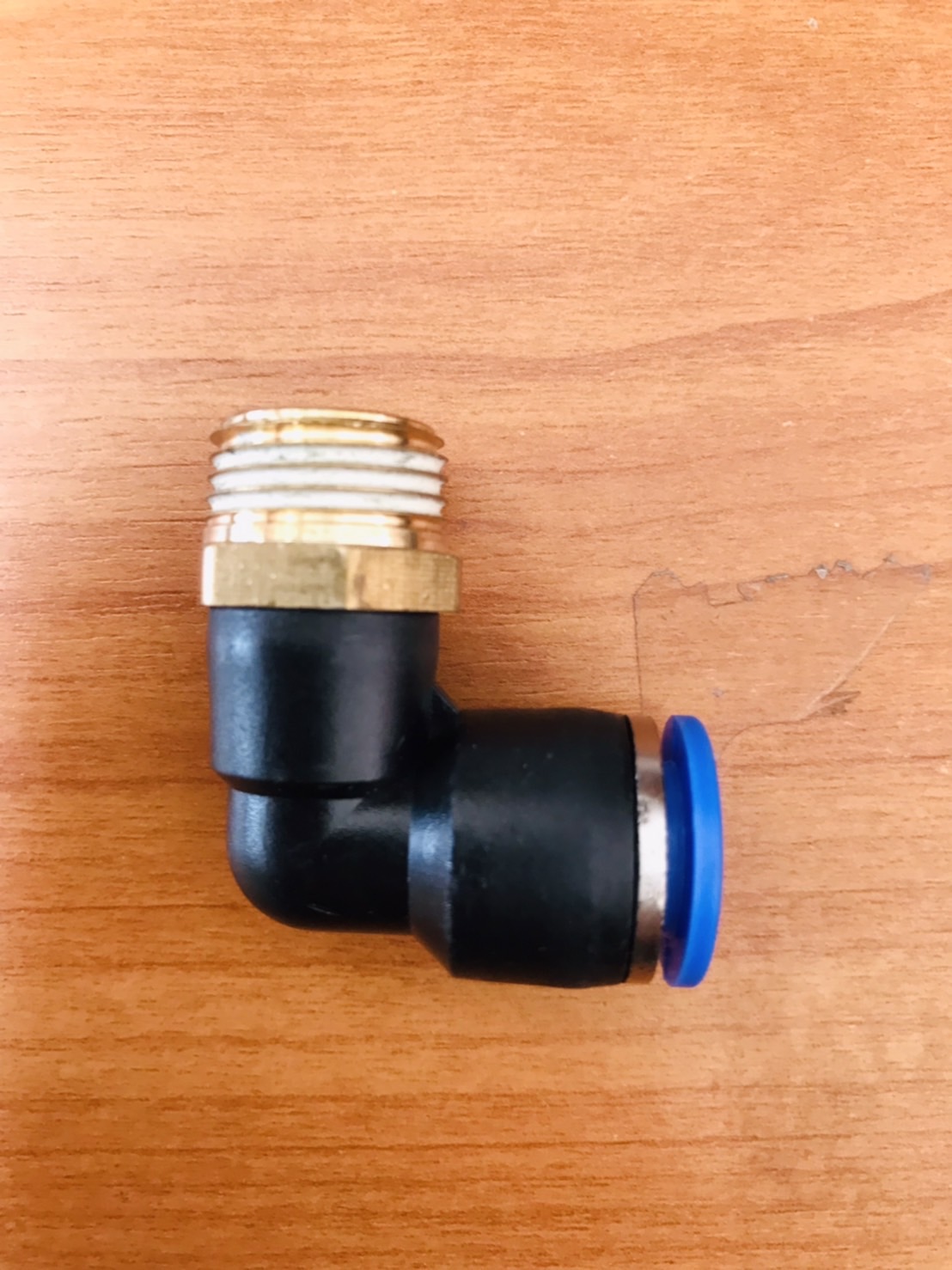 ข้อต่อลมฟิตติ้ง PL 10-03ฟิตติ้งสายลม 10 มม. เกลียวนอก 3 หุน #1003