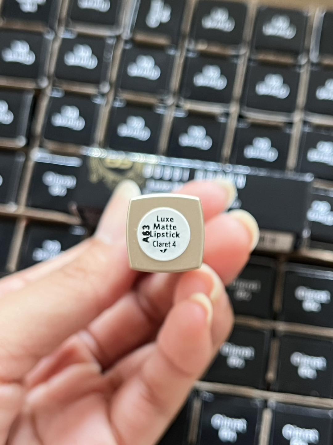 Bobbi Brown Luxe Matte Lip Color 0.8g สี 4 Claret ของแท้ ขนาดทดลอง