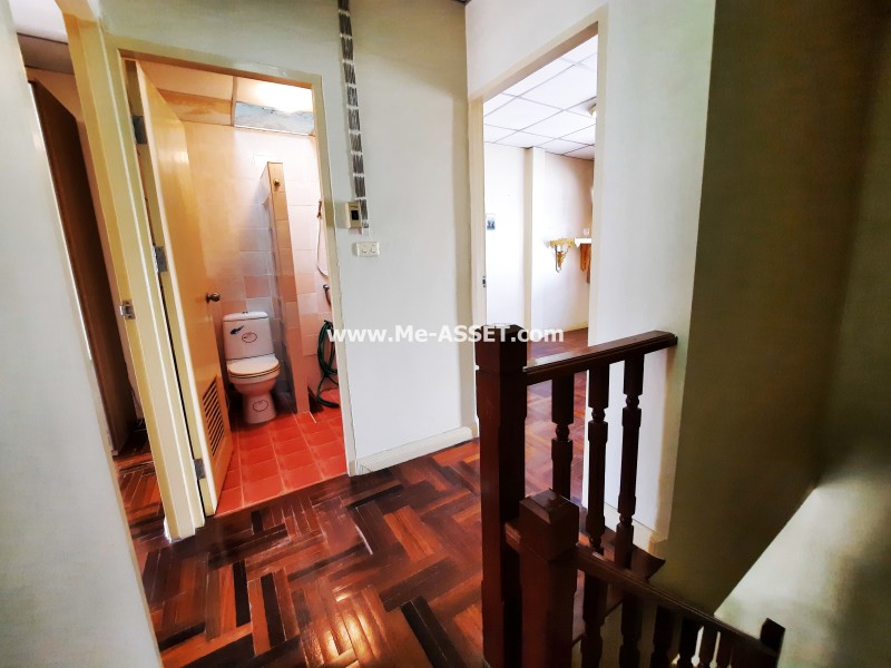 ขายทาวน์เฮ้าส์ ย่าน เคหะร่มเกล้า ราษฎร์พัฒนา น้อมเกล้า : พูนสินธานี 3 / 2 ชั้น 17 ตารางวา