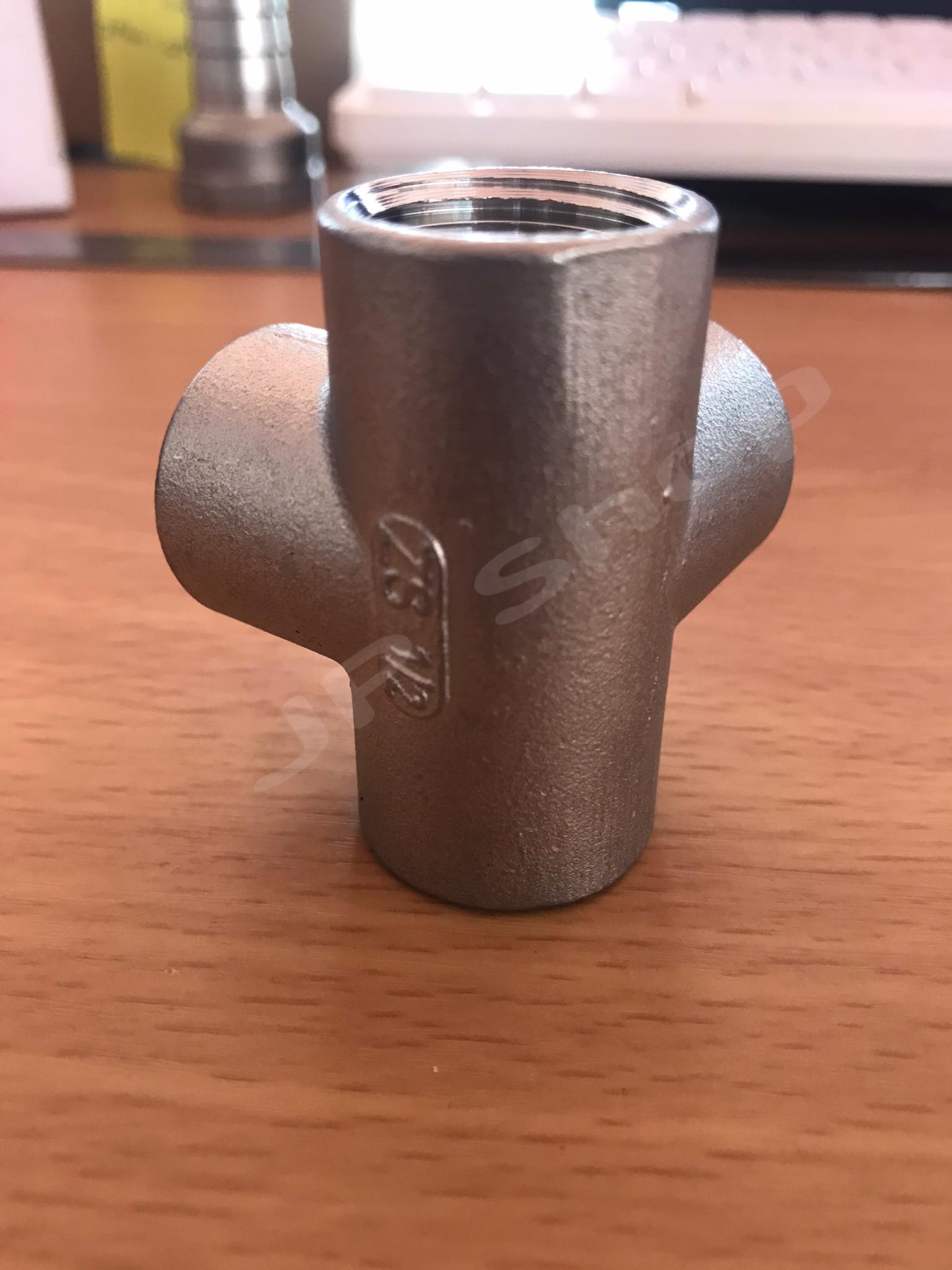 ข้อต่อสี่ทางเกลียวใน ขนาด4หุน สแตนเลส304 #41255