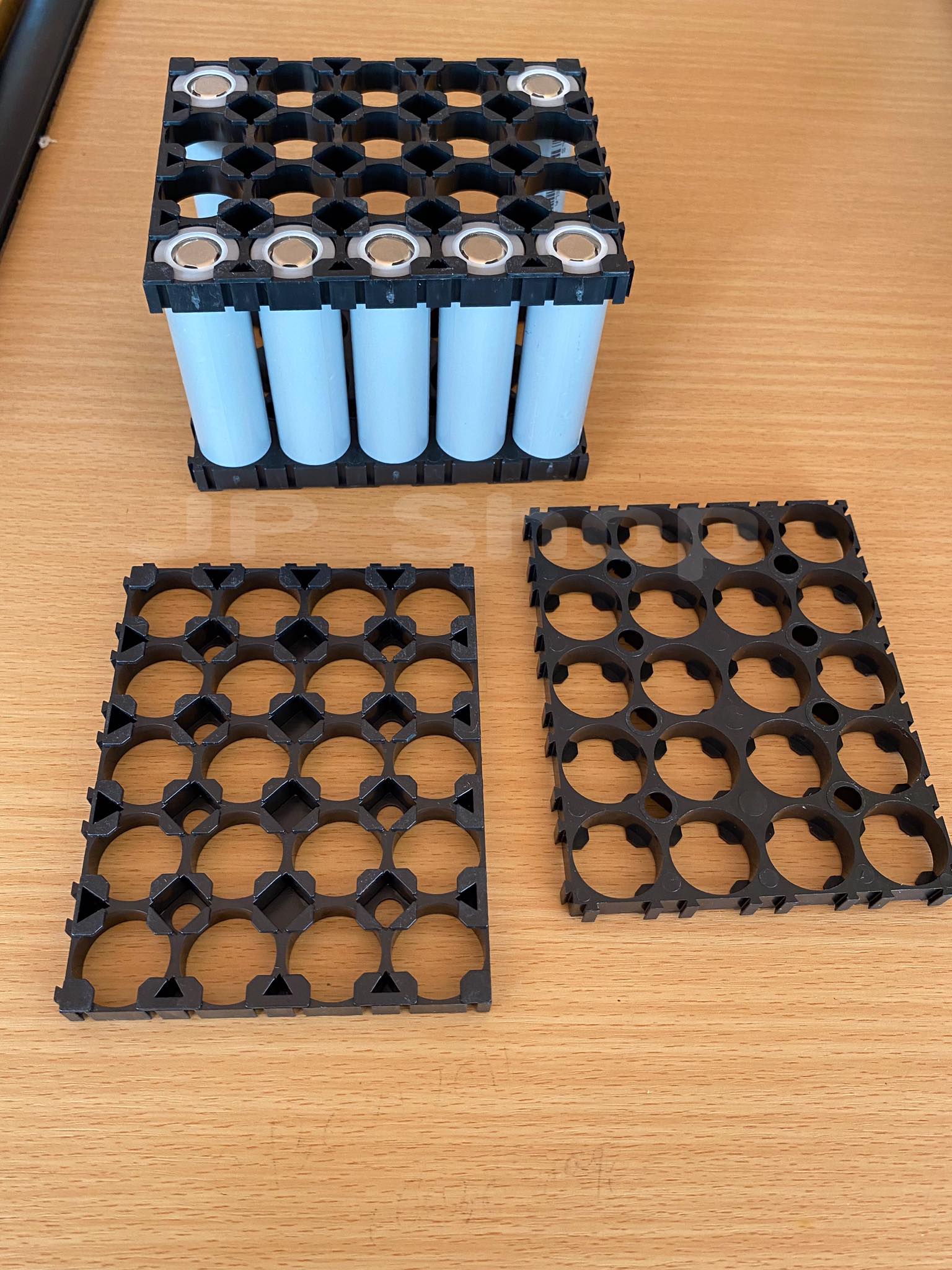 ตัวยึดแบตเตอรี่ ตัวแพ็คแบตเตอรี่ ตัวยึดแบตเตอรี่ลีเธียม18650 5*4ช่อง #Spacer Holder ตัวแพ็คถ่านสำหรับรถไฟฟ้า #1865054