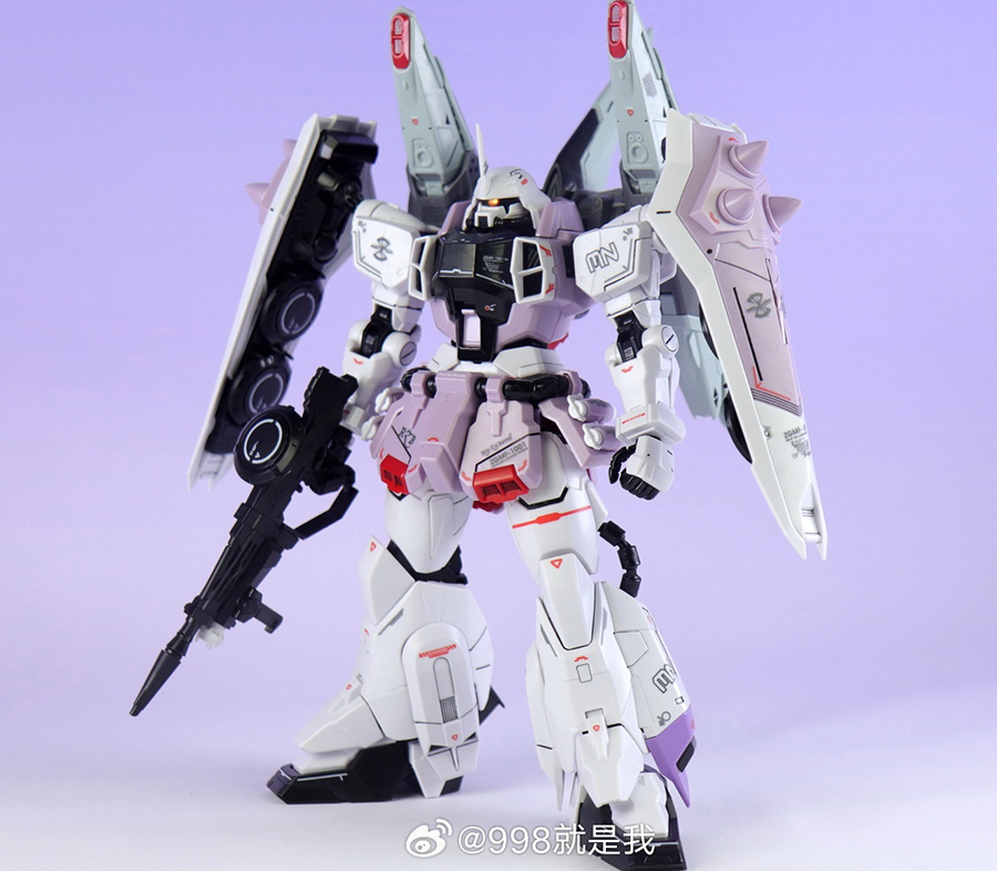 พร้อมส่ง 2001W MG 1/100 Zaku White [Flash Model] (แถมอาวุธให้ 2 ชุด)