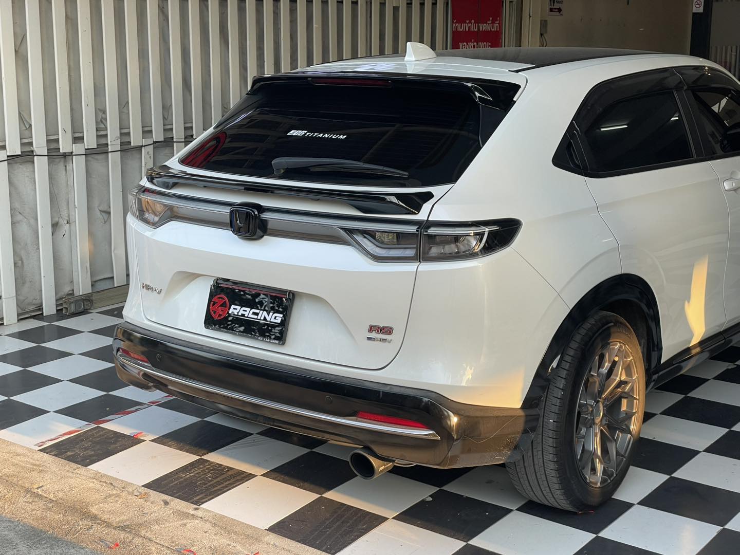สปอยเลอร์กลาง คาดเอว HR-V e:HEV 2022 รุ่น MUGEN