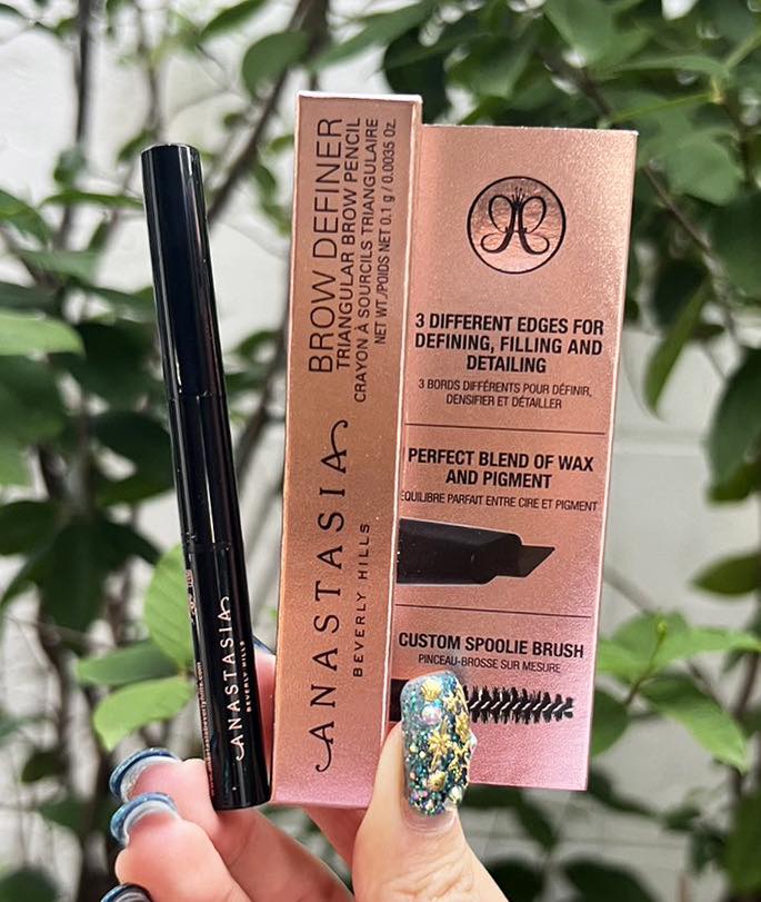 ANASTASIA Brow Definer Triangular Brow Pencil 0.1g. #MediumBrown น้ำตาลกลาง