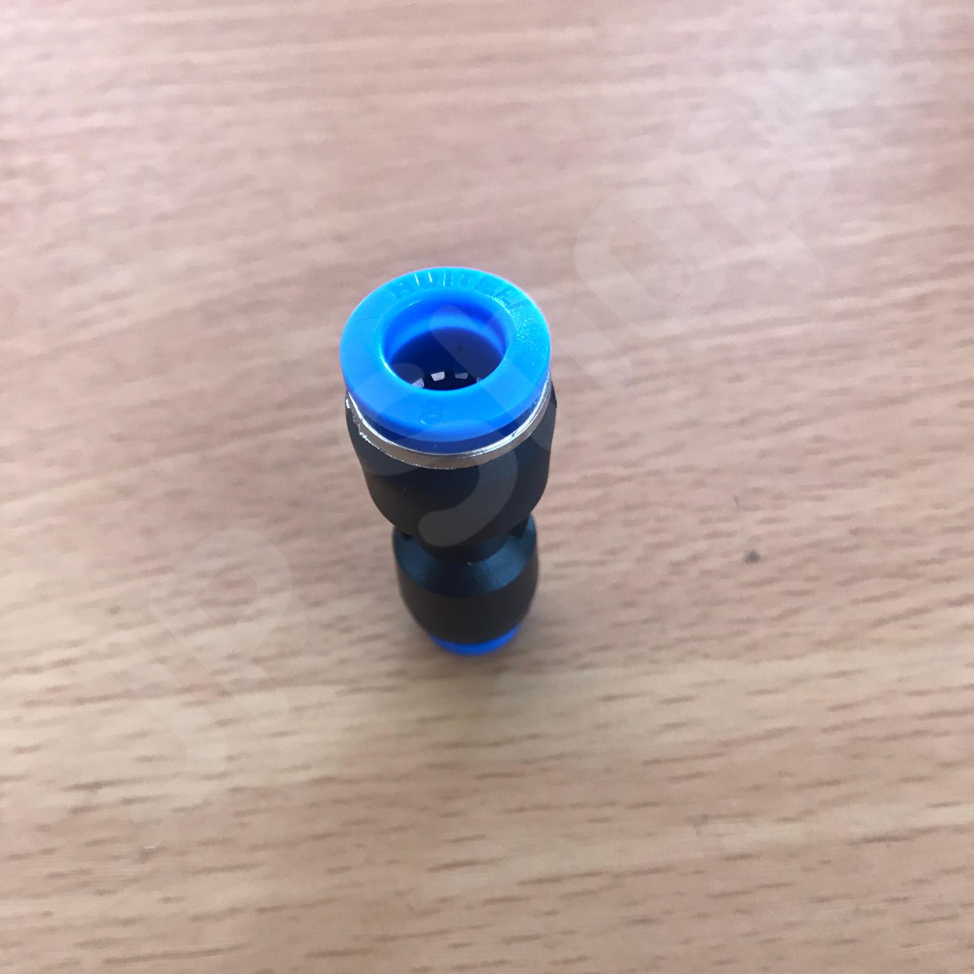 ข้อต่อลม PG 6-4 มม.-ต่อตรง ฟิตติ้งสายลม 6 ลด 4 มม. #6004