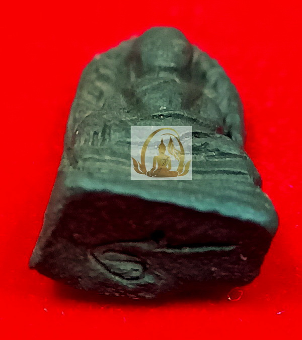 พระรอด วัดชัยพระเกียรติ เนื้อเขียวหินครก จ.เชียงใหม่ ปี 2497