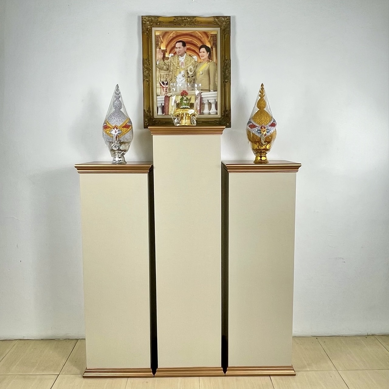 แท่นถวายพระพร สีครีมท็อปพิงก์โกลด์