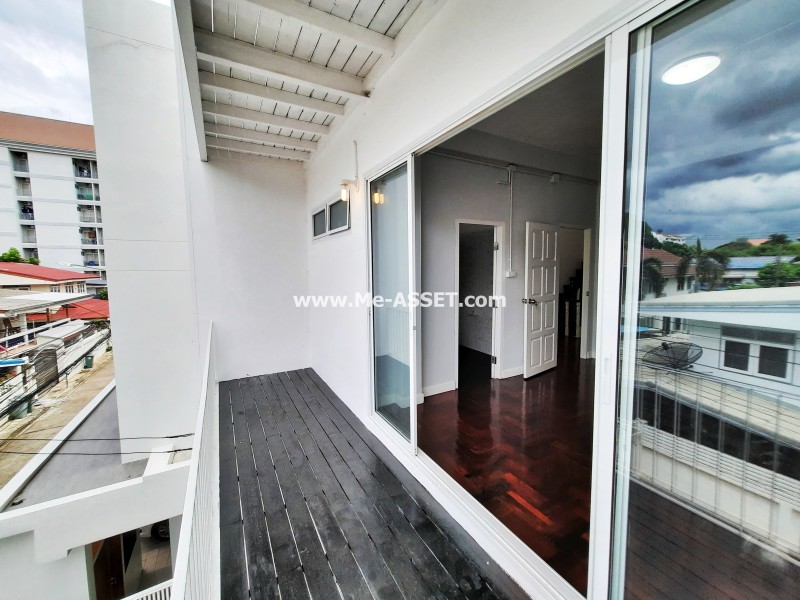 ขายและเช่า ทาวน์โฮมใกล้รถไฟฟ้า ย่าน สุทธิสาร ห้วยขวาง ประชาราษฎร์บำเพ็ญ : ถ.สุทธิสาร ซ.อุดมเกียรติ : 3 ชั้น 25.5 ตารางวา