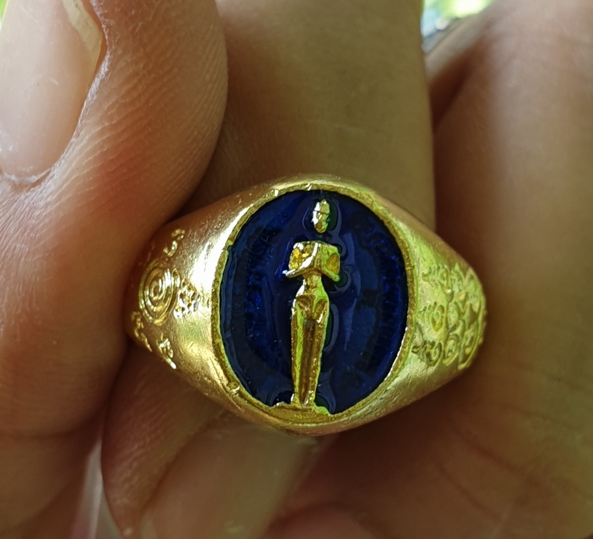 แหวน ไอ้ไข่ ลงยา มี 3 สี แดง เขียว น้ำเงิน เลือกได้เลยจ้า เนื้อทองเหลืองชุบทอง ปรับขนาดได้ 6-9mm.(50-65)