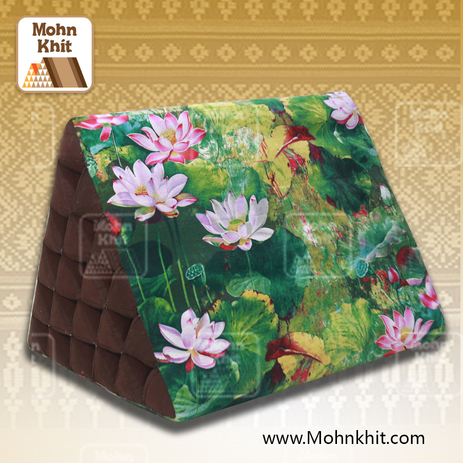 หมอนสามเหลี่ยม 21ช่องลายดอกบัว 60cmx80cmx50 cm // Big Triangle Khit Thai Floor Cushions Traditional handmade 21 holes.