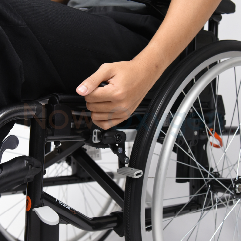 รถเข็นผู้ป่วย Invacare Action 2NG ล้อใหญ่ เบาะกว้าง รับประกัน 2 ปี