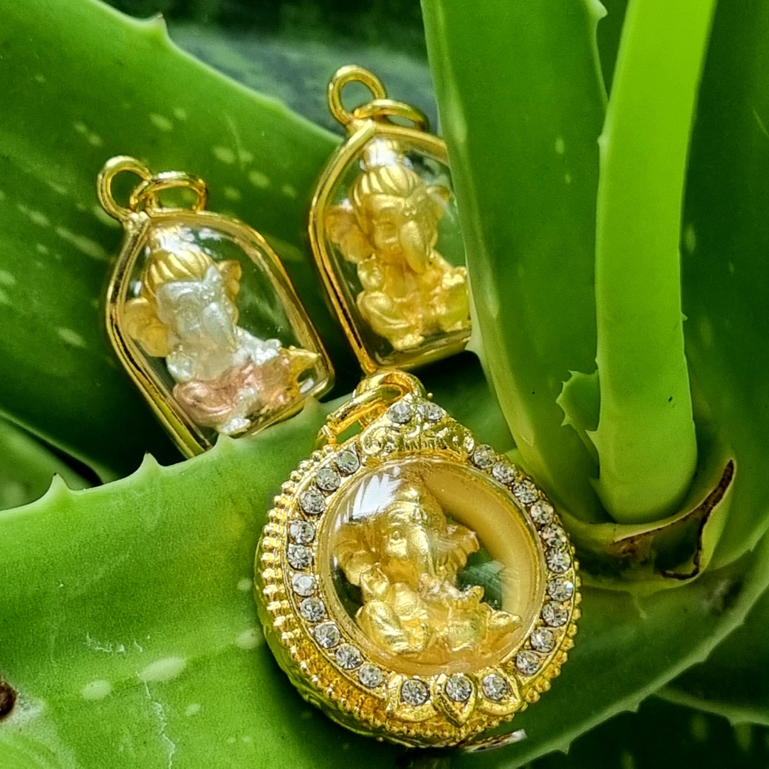 จี้ พระพิฆเนศวร์ พิฆเนศ ปางนั่งประทานพร พร้อมกรอบทองไมค่อนฝังเพชรและกรอบธรรมดา งานจิวลี่งดงามมาก