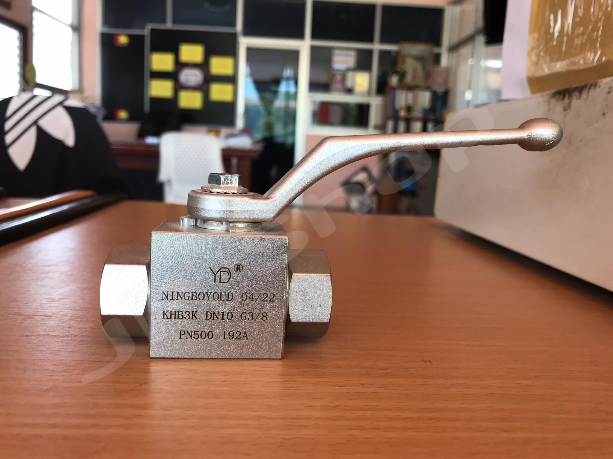 บอลวาล์ว3ทาง แรงดันสูงสำหรับไฮดรอลิก ขนาด3/8 (3หุน) #5880