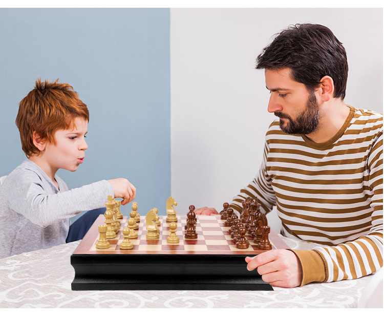 ชุดหมากรุกสากลไม้ German Knight Staunton Wooden Chess Set 4