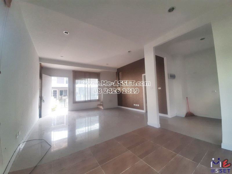 ขายทาวน์โฮม หลังมุม ถนนเมน ย่าน ซ่อมสร้าง หลักหก สรงประภา เมืองเอก อำเภอเมืองปทุม : พฤกษาดีไลท์ เดอลอฟท์ เมืองเอก-ม.รังสิต : 2 ชั้น 28.4 ตารางวา