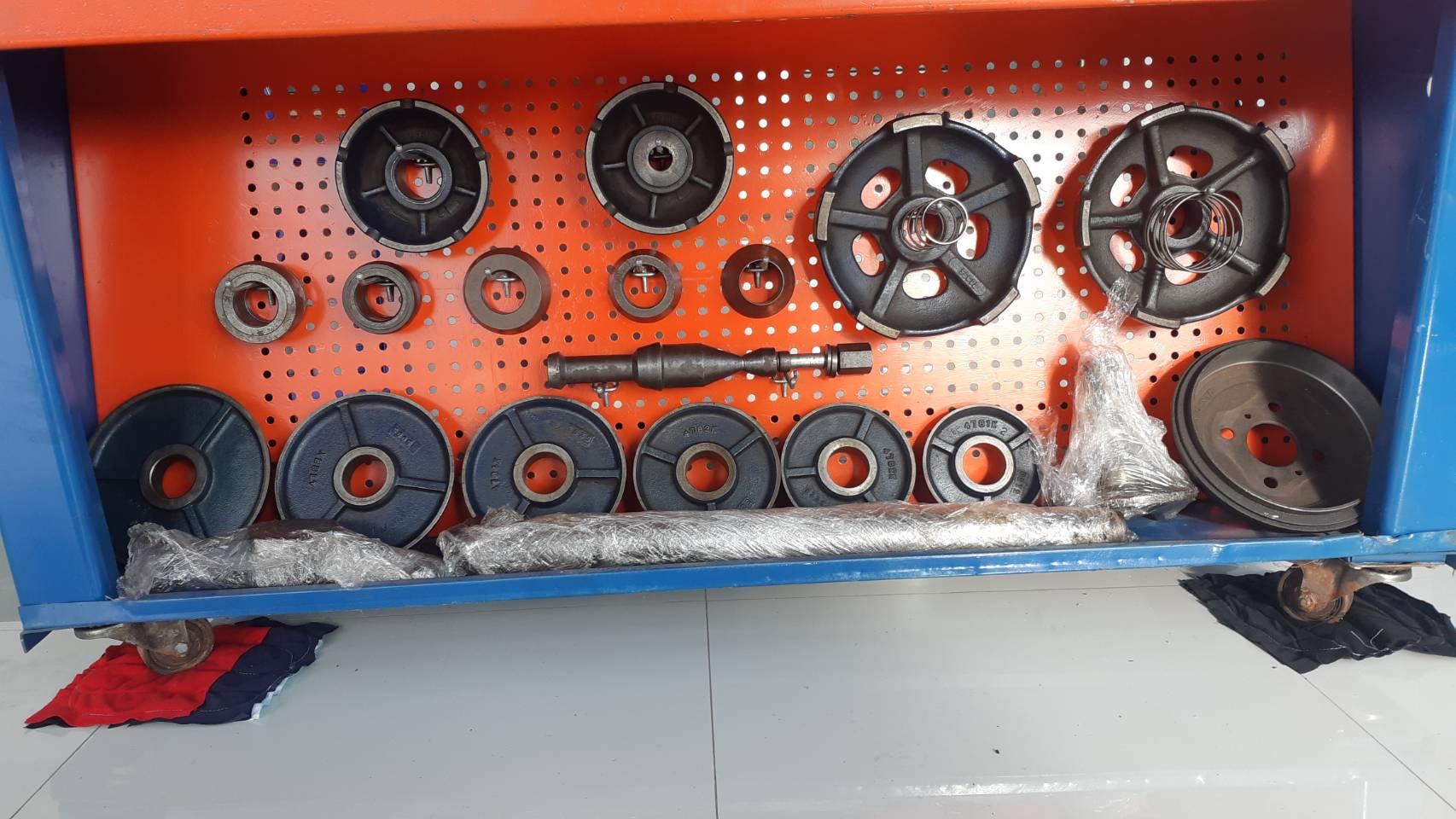 เครื่องเจียรจานเบรค Ammco 4100