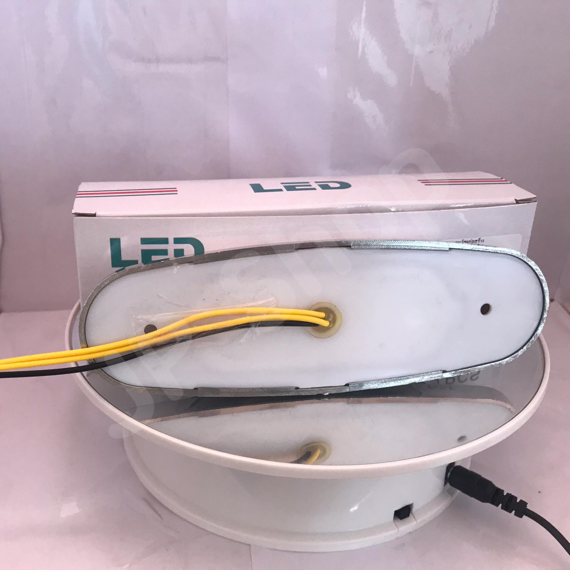 ไฟ 16 LED 12V-24V สีเหลือง #04100