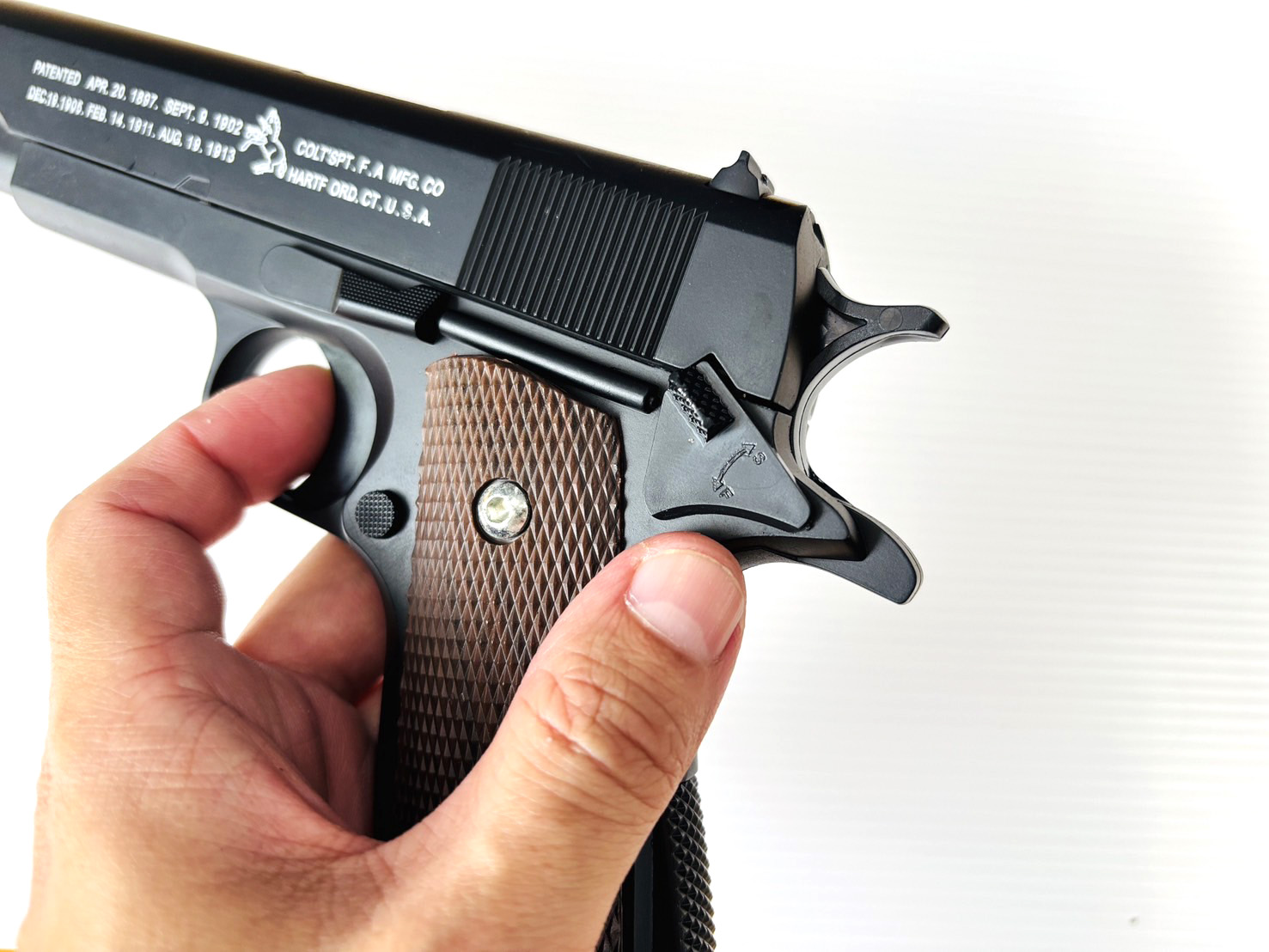 ปืนอัดลมสั้น รุ่น M1911 โลหะ ระบบชักยิงทีละนัด