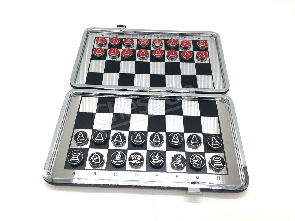 หมากรุกสากลแม่เหล็กมินิแบบเหล็ก