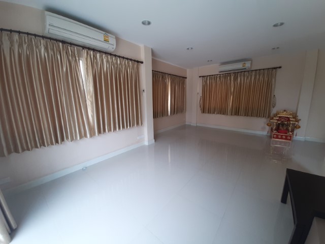 ขายบ้านเดี่ยว ไลฟ์ บางกอก บูเลอวาร์ด วงแหวน – พระราม 9 ; For Sale : Detached House @ Life Bangkok Boulevard Wongwaen – Rama 9
