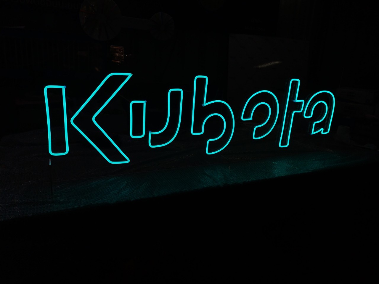 ไฟนีออน LED อะคริลิคใสรองหลัง