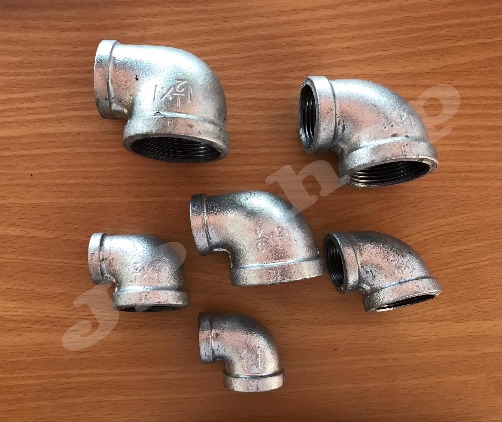 ข้องอลด ข้องอประปา90องศา ข้องอเหล็ก อุปกรณ์ประปา ขนาด1 1/2นิ้ว-1นิ้ว,1 1/4นิ้ว-1นิ้ว,1 1/4นิ้ว-3/4,1นิ้ว-1/2,1นิ้ว-3/4,3/4-1/2