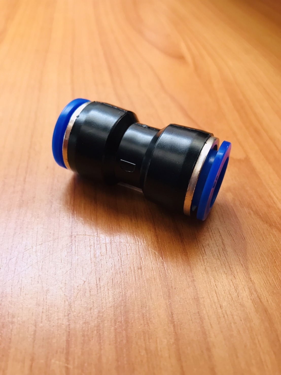 ข้อต่อลมฟิตติ้ง PG 16 - 14 mm. ต่อตรงลด #1614