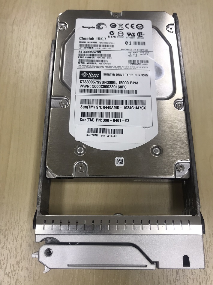 Sun XTA-SS1NG-300G15K / 540-7219-01 / 390-0461 [TorCompTH Thailand - ขาย จำหน่าย ราคา] Sun 300GB 15K 6G SAS Disk Assembly with 1 bracket and 1 disk for Sun StorageTeK 2540