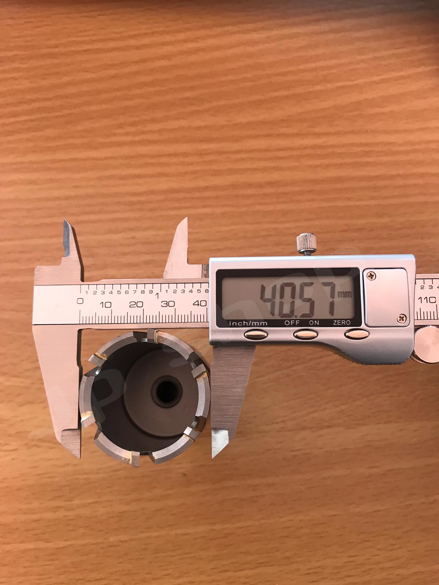 ดอกสว่านเจ็ทบอส แบบโฮลซอว์คาร์ไบสำหรับเจาะเหล็กหนา ด้วยสว่านแม่เหล็กไฟฟ้า ขนาด41*35 มม. #4135