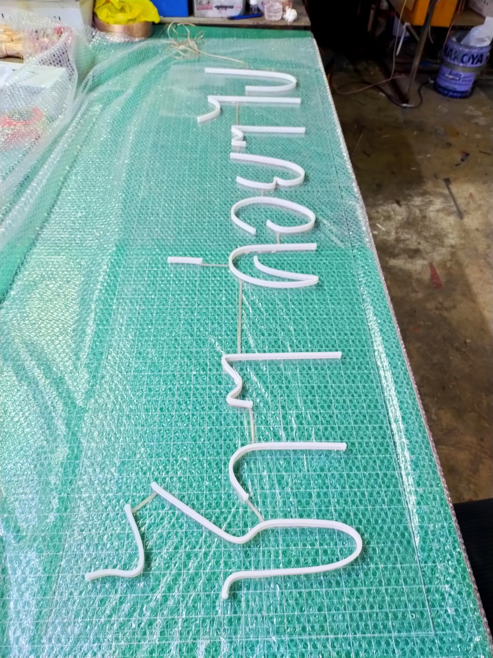 ป้ายไฟนีออน