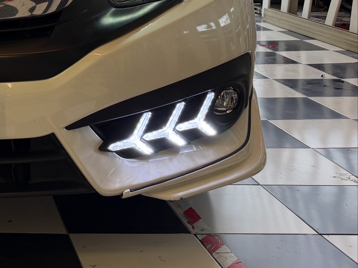 ไฟ Daylight FC 2016-2017 ก่อน MC ทรง ก้างปลา