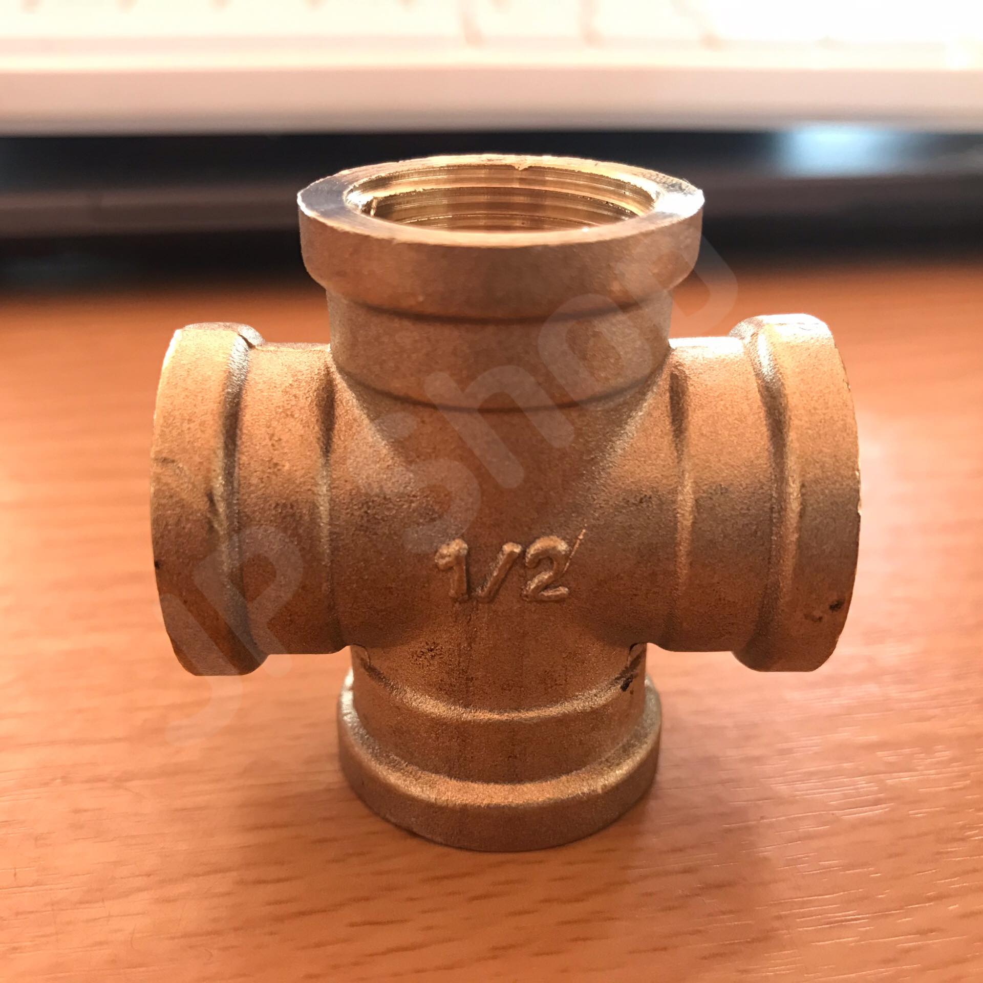 ข้อต่อทองเหลืองสี่ทางขนาด 4 หุน เกลียวใน ข้อต่อ ทองเหลือง สี่ทาง เกลียวใน ขนาด 4 หุน ตัดรอบทุกๆชั่วโมง#1554