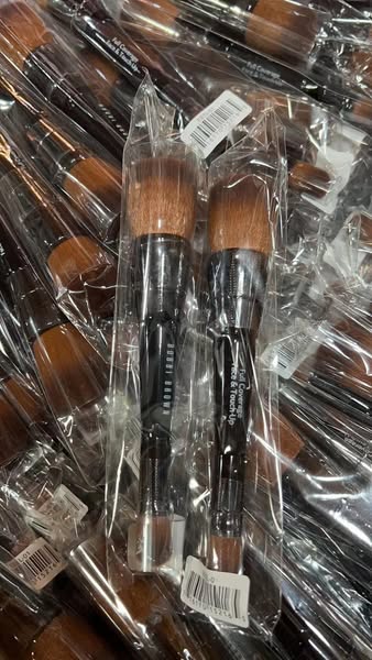 แปรงแต่งหน้า Bobbi Brown Full Coverage Face & Touch-Up Brush 14cm ของแท้ (1อัน)