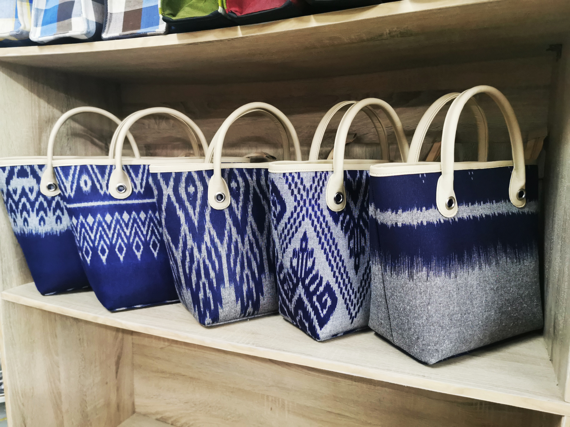 กระเป๋าขาวม้า,กระเป๋าผ้าขิด กระเป๋าถือ กระเป๋าหิ้ว 11x32x32 Cm//Khit Bag, Tote Bag, Tote Bag 11x32x32 Cm