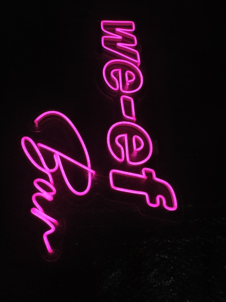 ไฟนีออน เฟค