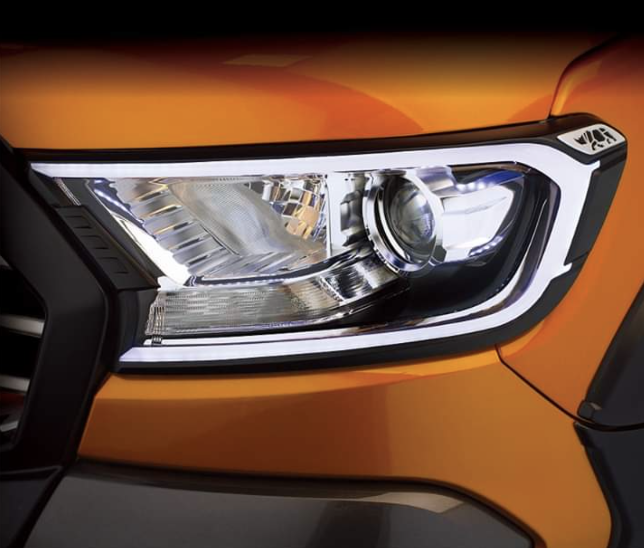 ครอบไฟหน้าเรืองแสง มีไฟ ยี่ห้อ FITT ฟอร์ดเรนเจอร์ Ford Ranger
