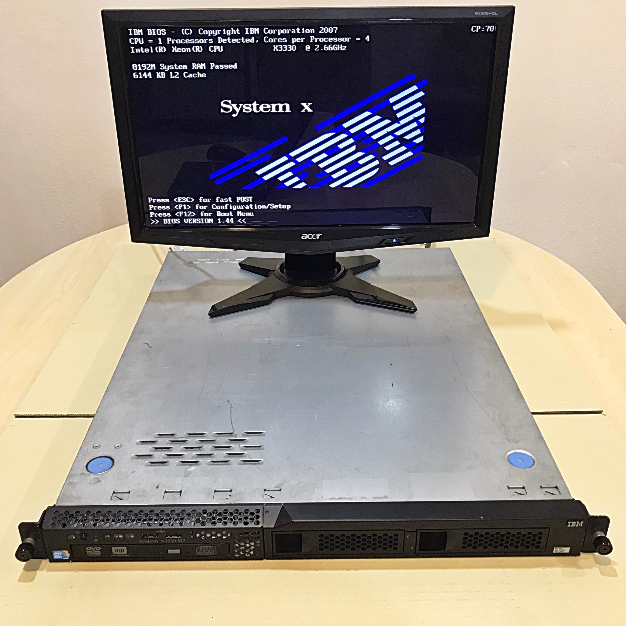 IBM x3250 M2 / X3330 4core @2.66GHz / 4GB RAM / 160GB HDD - in stock