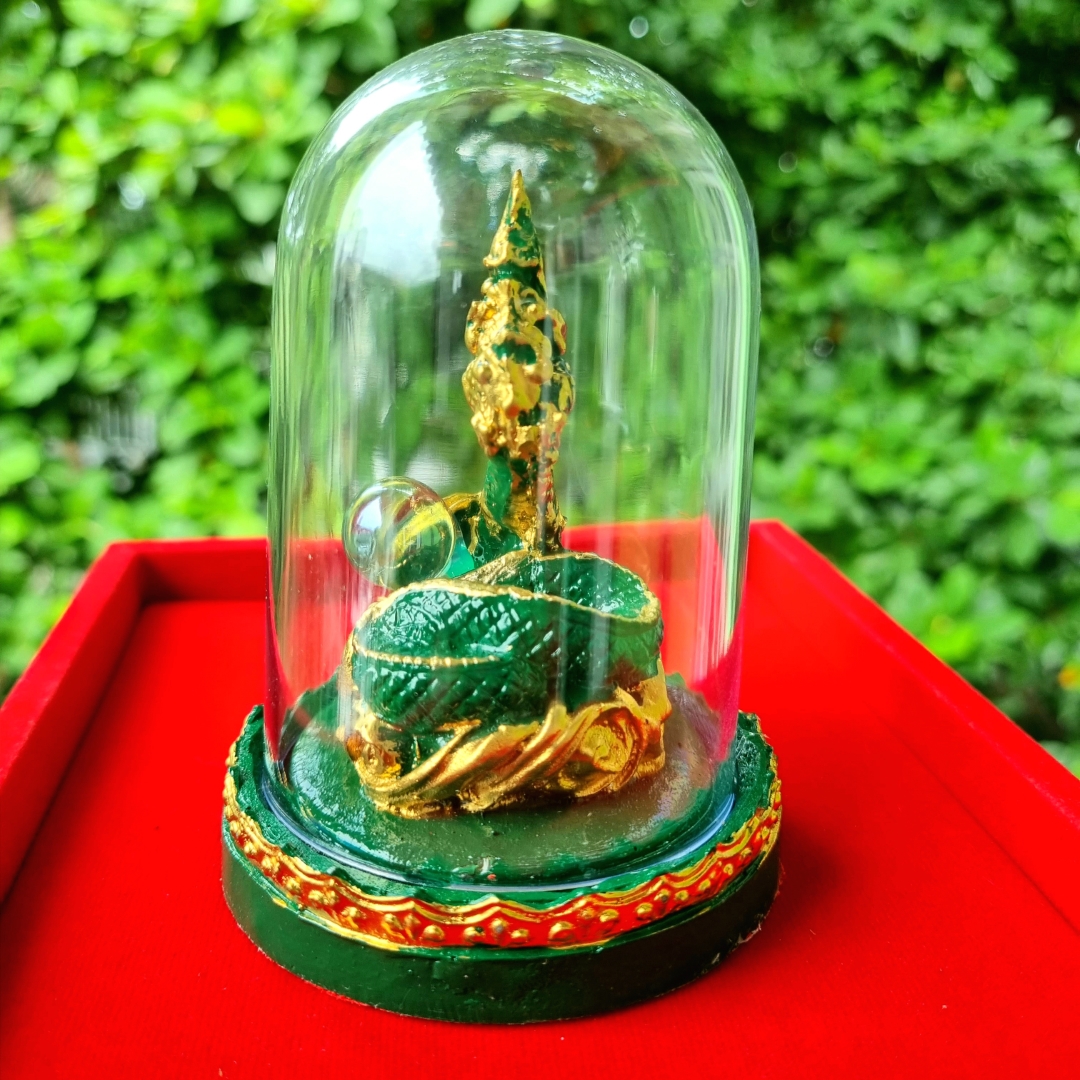 ครอบแก้ว พญานาค พร้อมลูกแก้ว เสริมโชคลาภ มี 5 สี เขียว ขาว ทอง แดง ดำบูชาหน้ารถ โต๊ะทำงาน ในร้านค้า หิ้ง +แถมฟรีผ้ายันต์ สำเนา