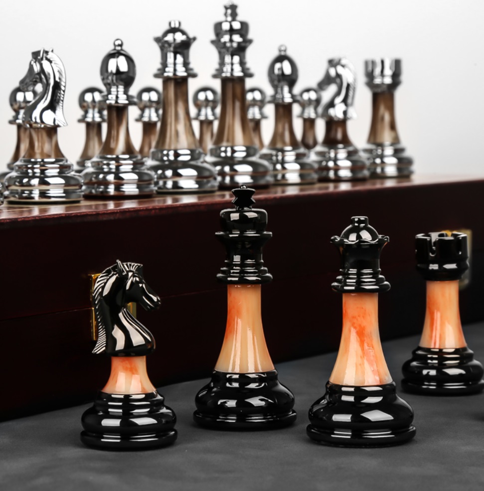 ชุดหมากรุกสากลไม้พับ (ตัวAcrylic & Metal) Wooden Chess Set