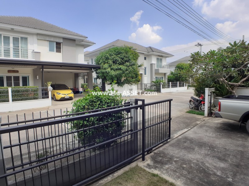 ขายบ้านเดี่ยว ย่าน บ้านกล้วย ไทรน้อย บางใหญ่ พิมลราช บางบัวทอง : ม.คุณาลัยพราว ถ.บ้านกล้วย-ไทรน้อย ต.พิมลราช อ.บางบัวทอง นนทบุรี / 2 ชั้น 55 ตารางวา