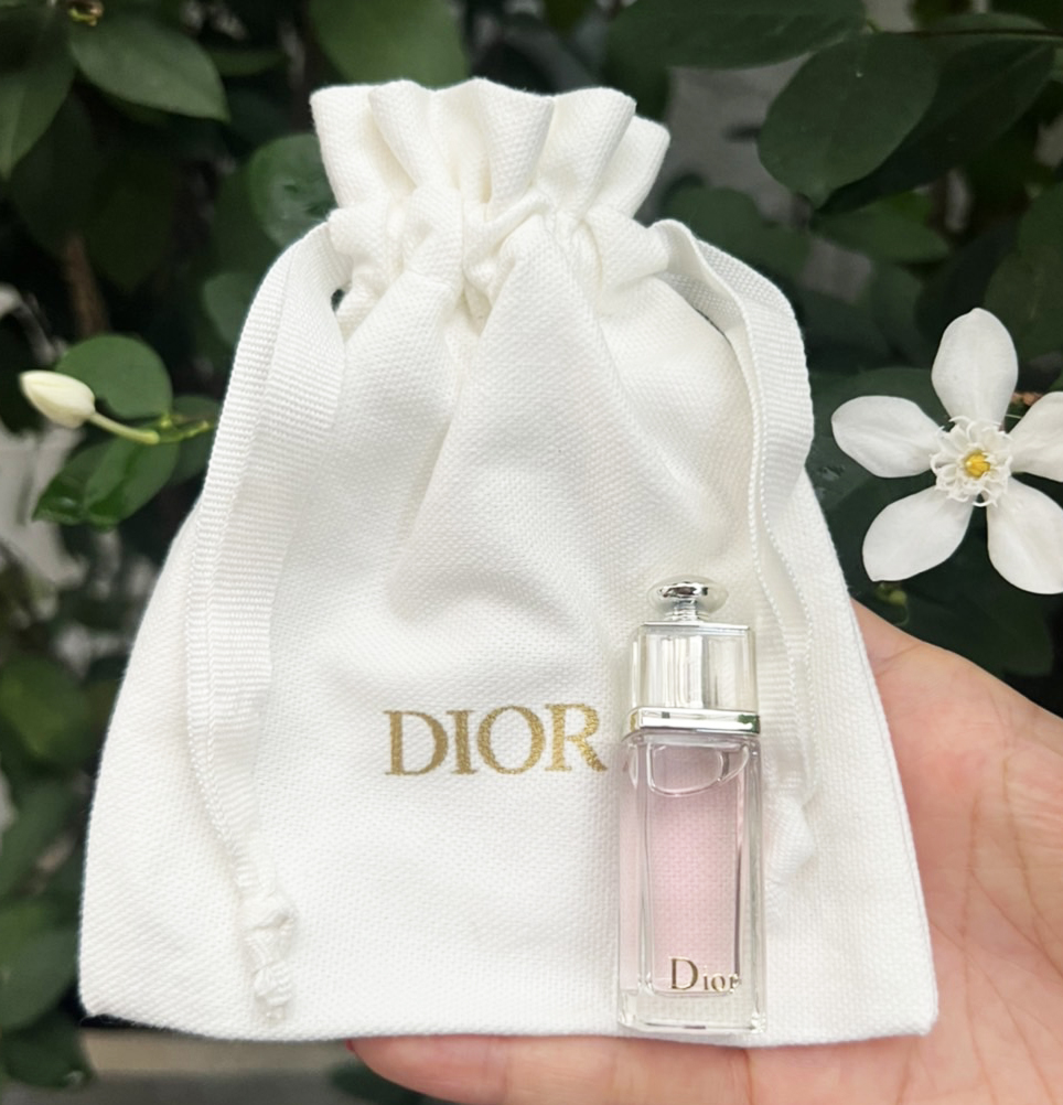 Dior Addict Eau Fraiche Eau De Toilette 5ml. + Bag Dior น้ำหอมแบบแต้ม พร้อมกระเป๋า
