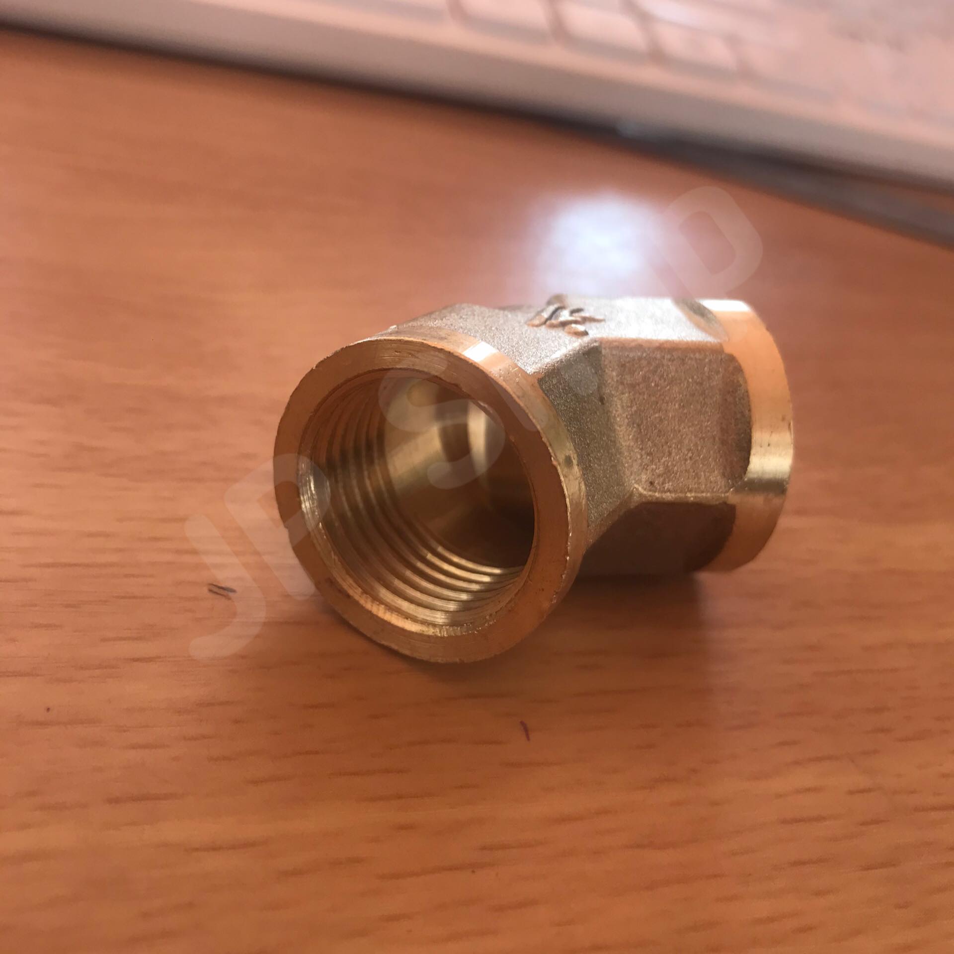 ข้องอทองเหลือง 45 องศา เกลียวใน ขนาด 4 หุน #1954