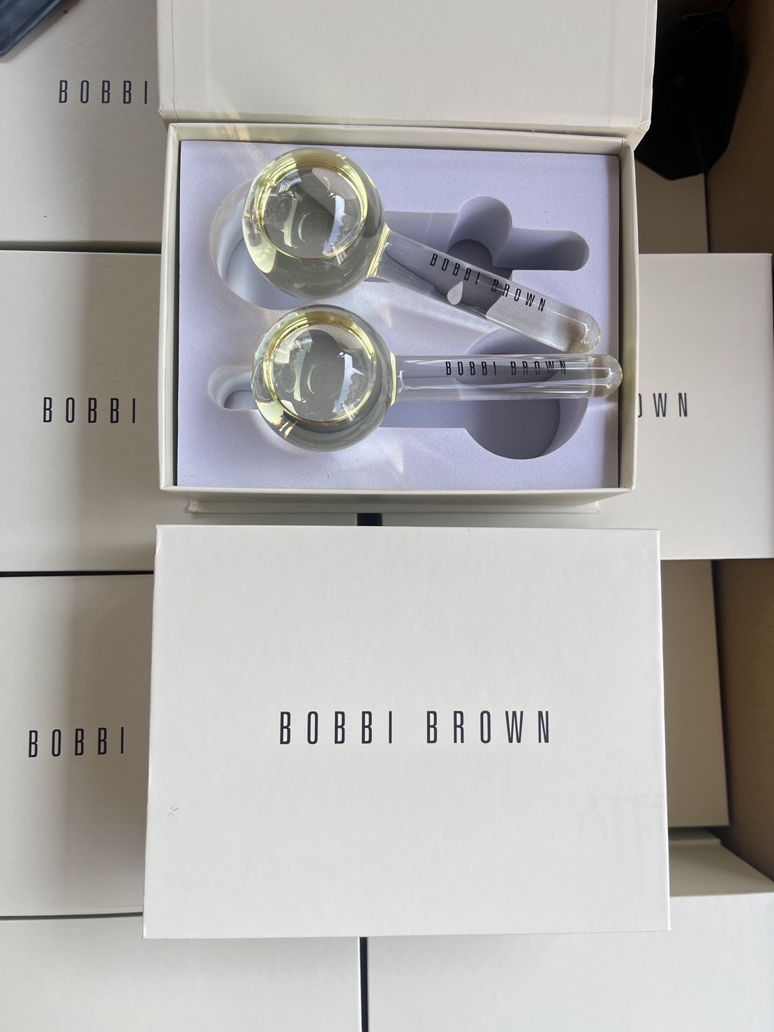 Bobbi Brown Ice Globe Facial Massager ไอเทมนวดหน้าปลอบประโลมผิว