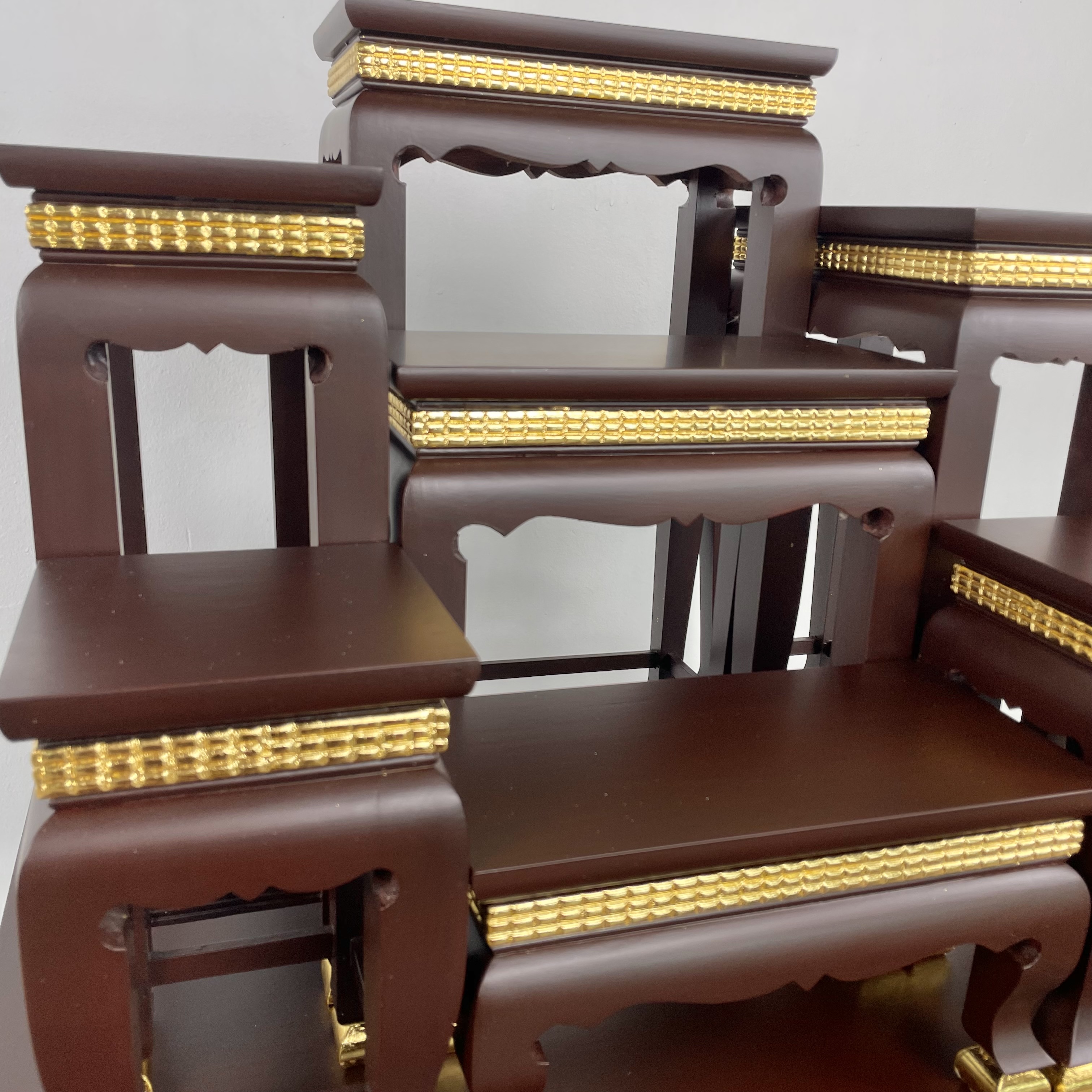 โต๊ะหมู่ 7 หน้า 6 พิกุลน้ำตาล