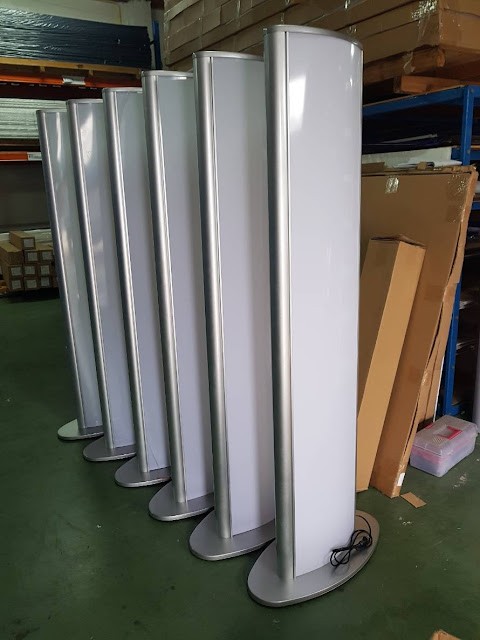 ตู้ไฟสำเร็จรูป หลอดไฟLED ขนาด 30 x 150 cm