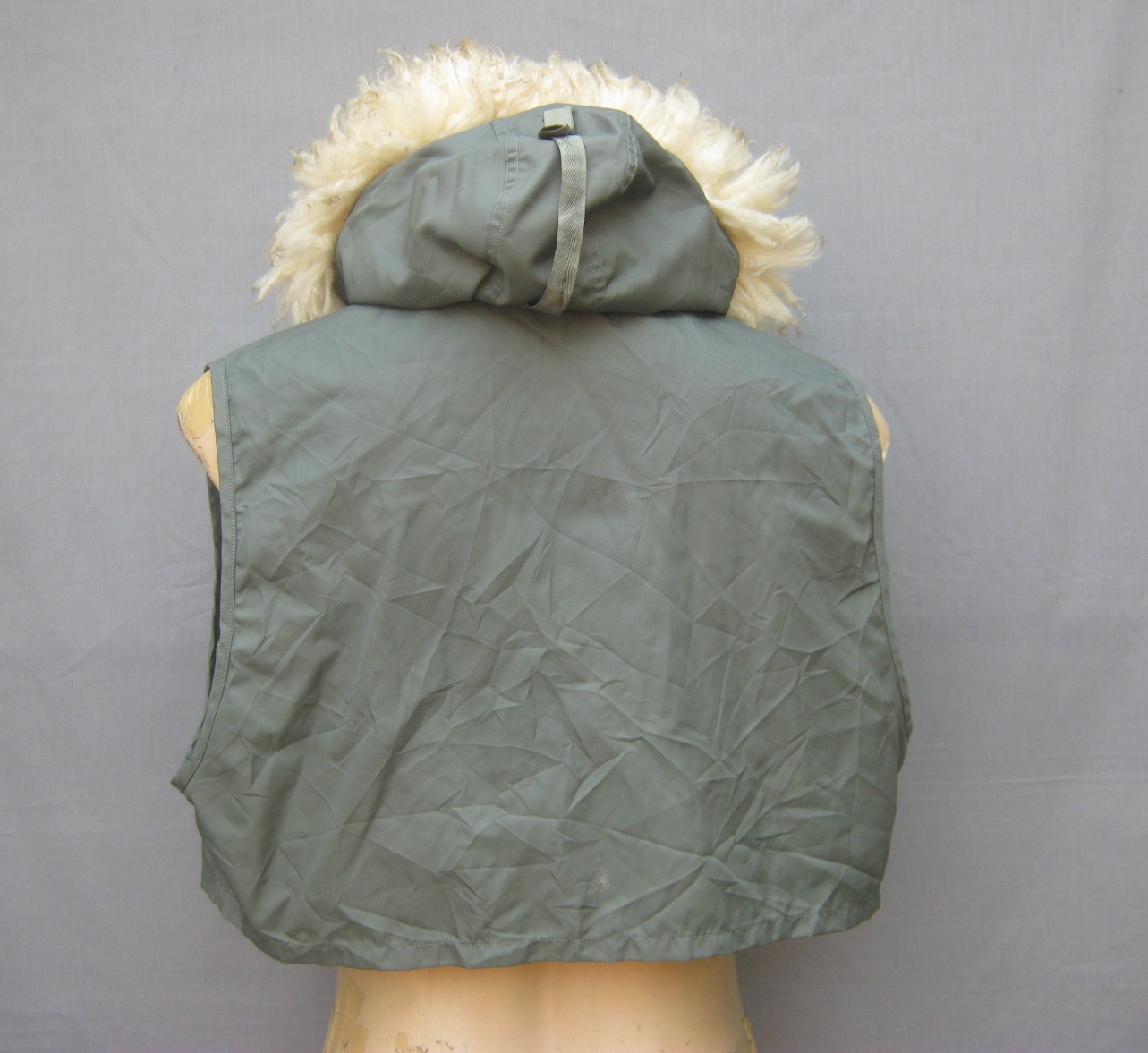 ฮูดเสื้อนักบิน เพิ่มเติม