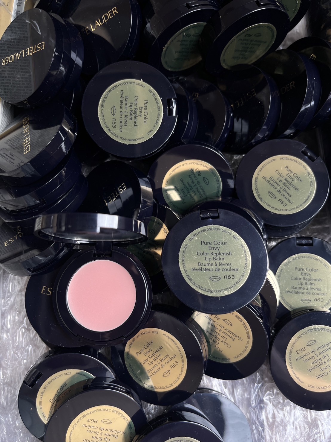 Estee Lauder Pure Color Envy Blooming Lip Balm 1.6g. (แบบตลับ) ลิปบาล์ม (1ตลับ)